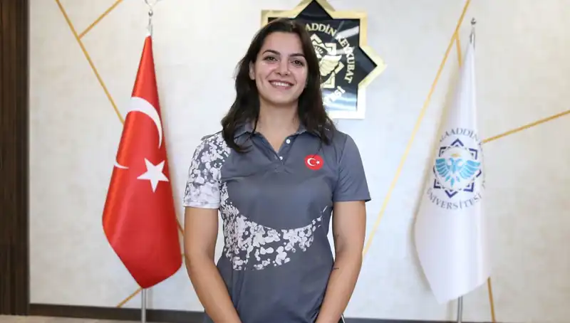 Altın Madalya Kazanan Esra'nın Hedefi: Dünya Şampiyonluğu Yolunda İlerliyor