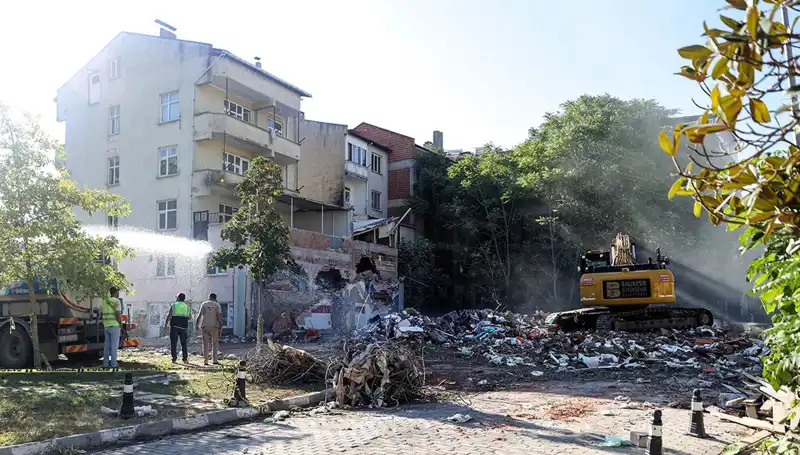 Sındırgı'da Sarsıcı Depremler: Artçılar Devam ediyor!