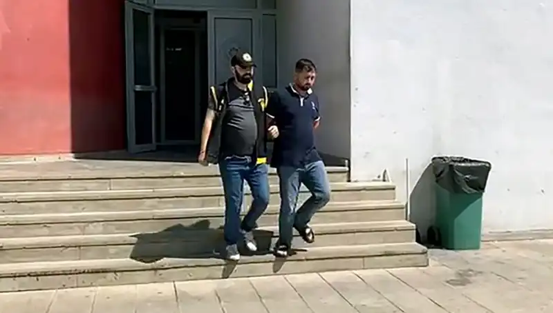 "Başkomiser Kadir: AVM'de Unutulmaz Bir Oyunun Perde Tocumu!"