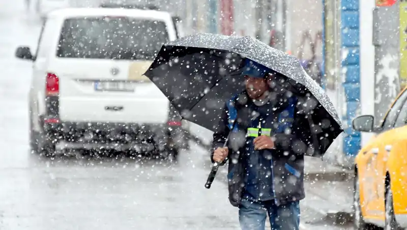 Nisan Ayında Beklenmedik Kar Sürprizi Şehri Sarhoş Etti!