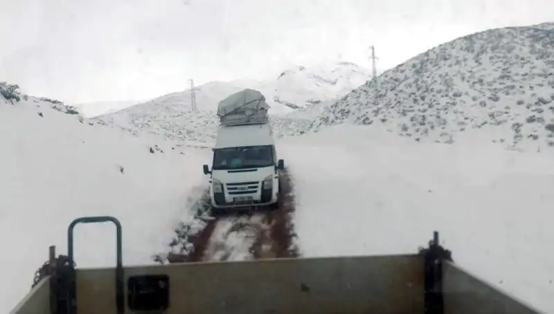 Nisan Ortasında Kar Fırtınası: Şehirleri Etkisi Altına Alan Kar Esareti