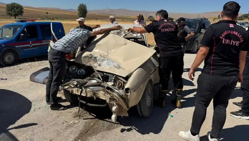 Kahramanmaraş'ta Kamyonet ile Otomobil Çarpıştı: Kaza Anının Detayları