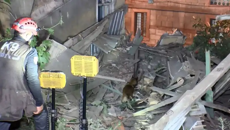 İstanbul’daki Deprem Sonrası Büyük Yıkım: Çöken Bina ile İlgili Son Gelişmeler
