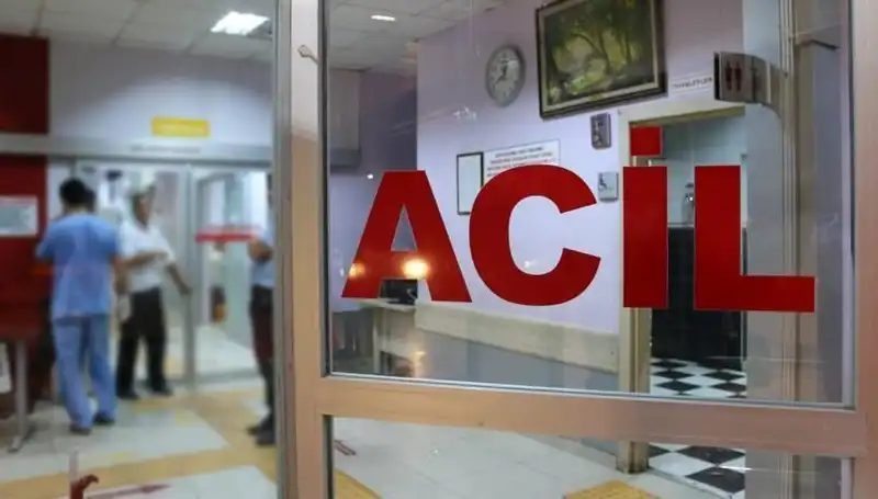 Burdur'da Bıçaklı Kavga: Sokaklar Kan Describe! Bir Ağır Yaralı Var