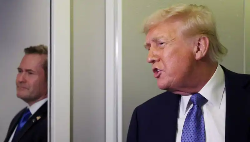 Trump’tan Şok Karar: Mike Waltz Görevden Alındı, Planlar Sızdırıldı mı?