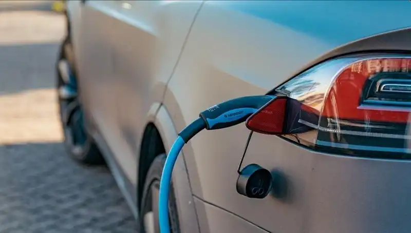 Elektrikli Araç Taleplerindeki Düşüş: Nedenleri ve Geleceği