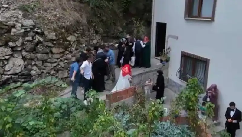 Kanlı Düğün: Korkunç Saldırıda Panik ve Kaçış Anları Görüntülendi