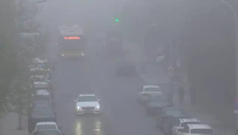İstanbul'un Yüzünü Gizleyen Sis: Hava Durumu Uyarıları Geldi!